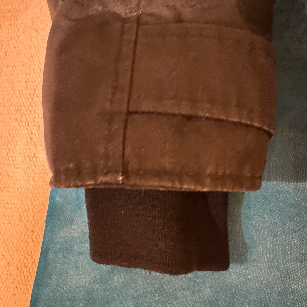 Canada Goose Shelburne Parka #2
Removable coyote fur ruff on hood. - Picture 9 of 12